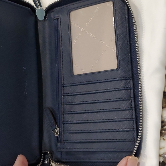 MICHAEL KORS Wallet - Picture 4 of 5